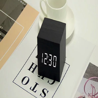 Fakocka LED Ébresztőóra Fekete